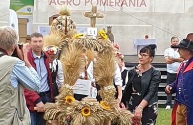 XXXIII Barzkowickie Targi Rolne 2021 wieńce dożynkowe prezentacja