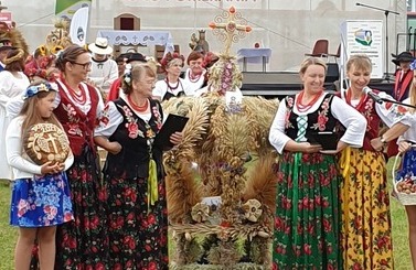 XXXIII Barzkowickie Targi Rolne 2021 wieńce dożynkowe prezentacja