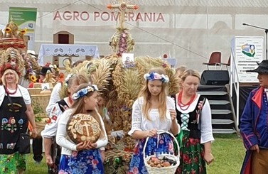 XXXIII Barzkowickie Targi Rolne 2021 wieńce dożynkowe prezentacja