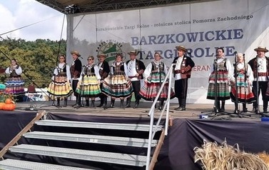 XXXIII Barzkowickie Targi Rolne 2021 występ Prząśniczki