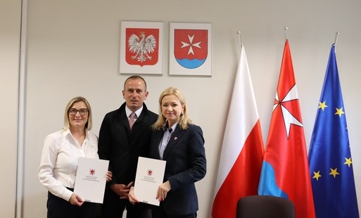 Podpisanie umowy na przebudowę drogi dojazdowej do pól w kierunku Sowno-Wielichówko